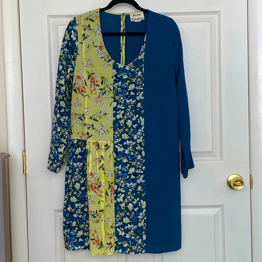 Acne Studios floral scoop neck dress. Size small/36, with loose fit.